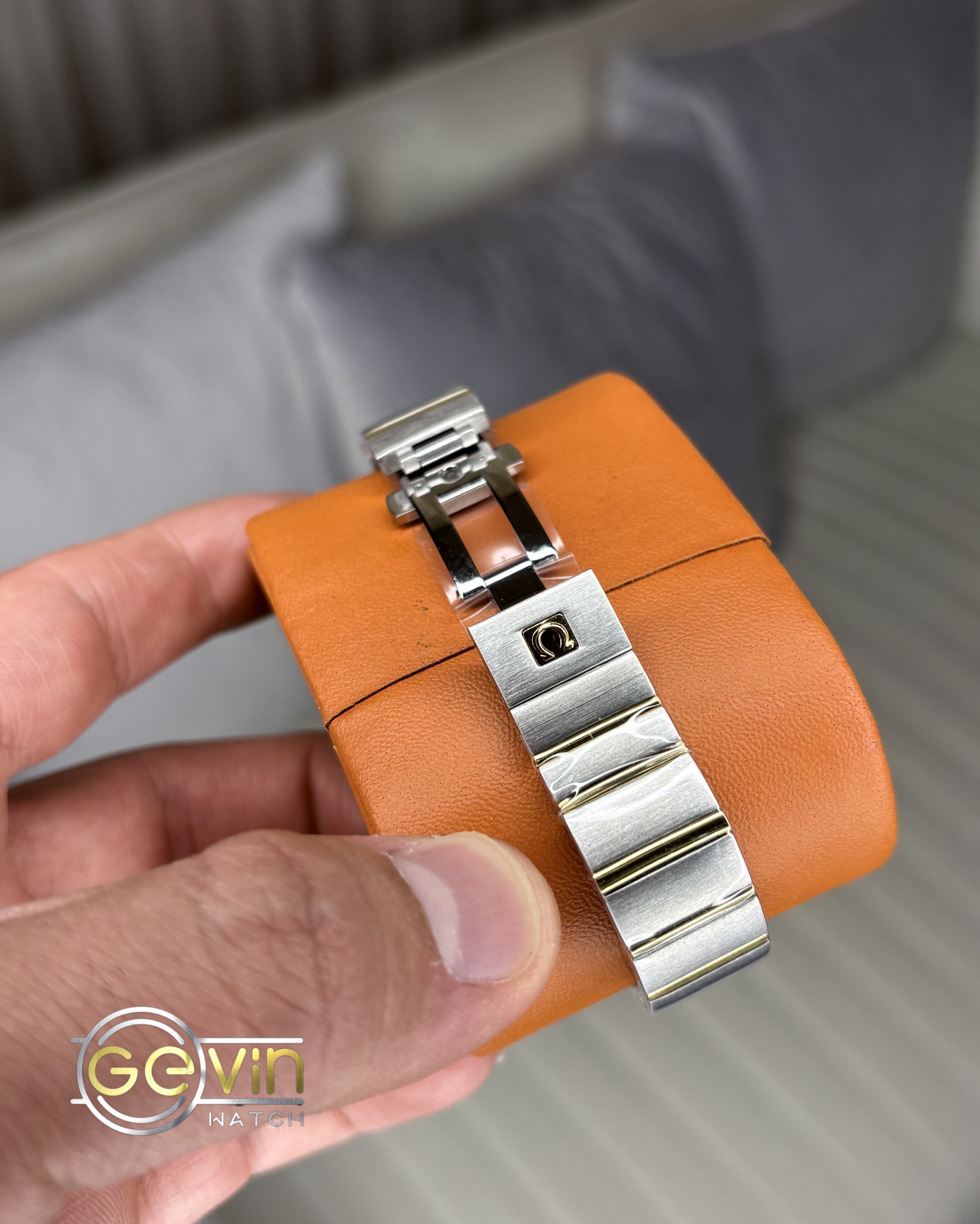 ساعت امگا کانسلیشن زنانه فلزی 66900168